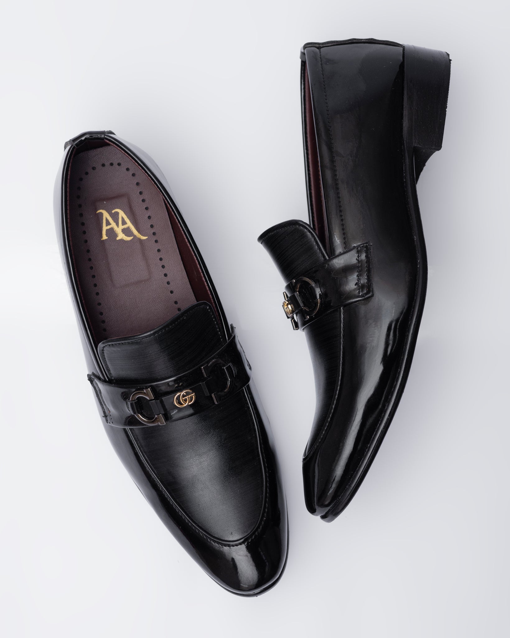 PATENT BLACK BUCKLED FARMIC