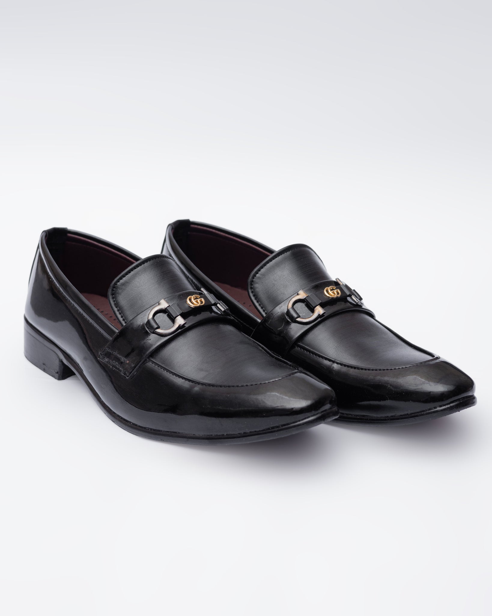 PATENT BLACK BUCKLED FARMIC